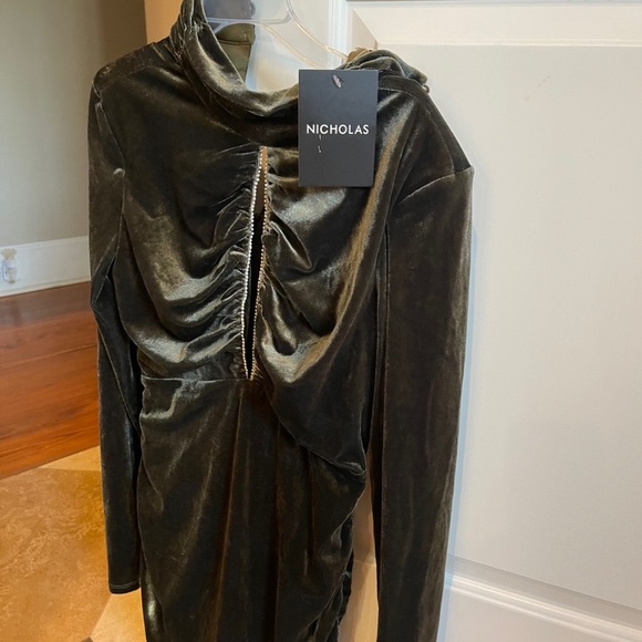 NWT NICHOLAS Lyssa Dress Sz 4 in Forest Green Velvet Long Sleeve Cocktail Dress - Picture 4 of 11